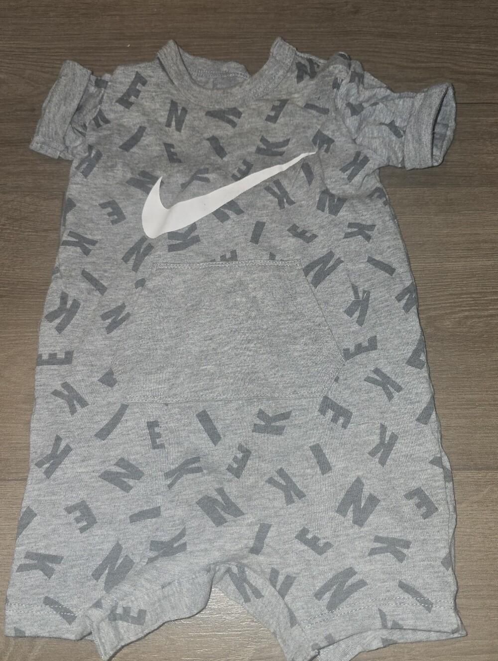 Nike 0/3 months gray printed onsie